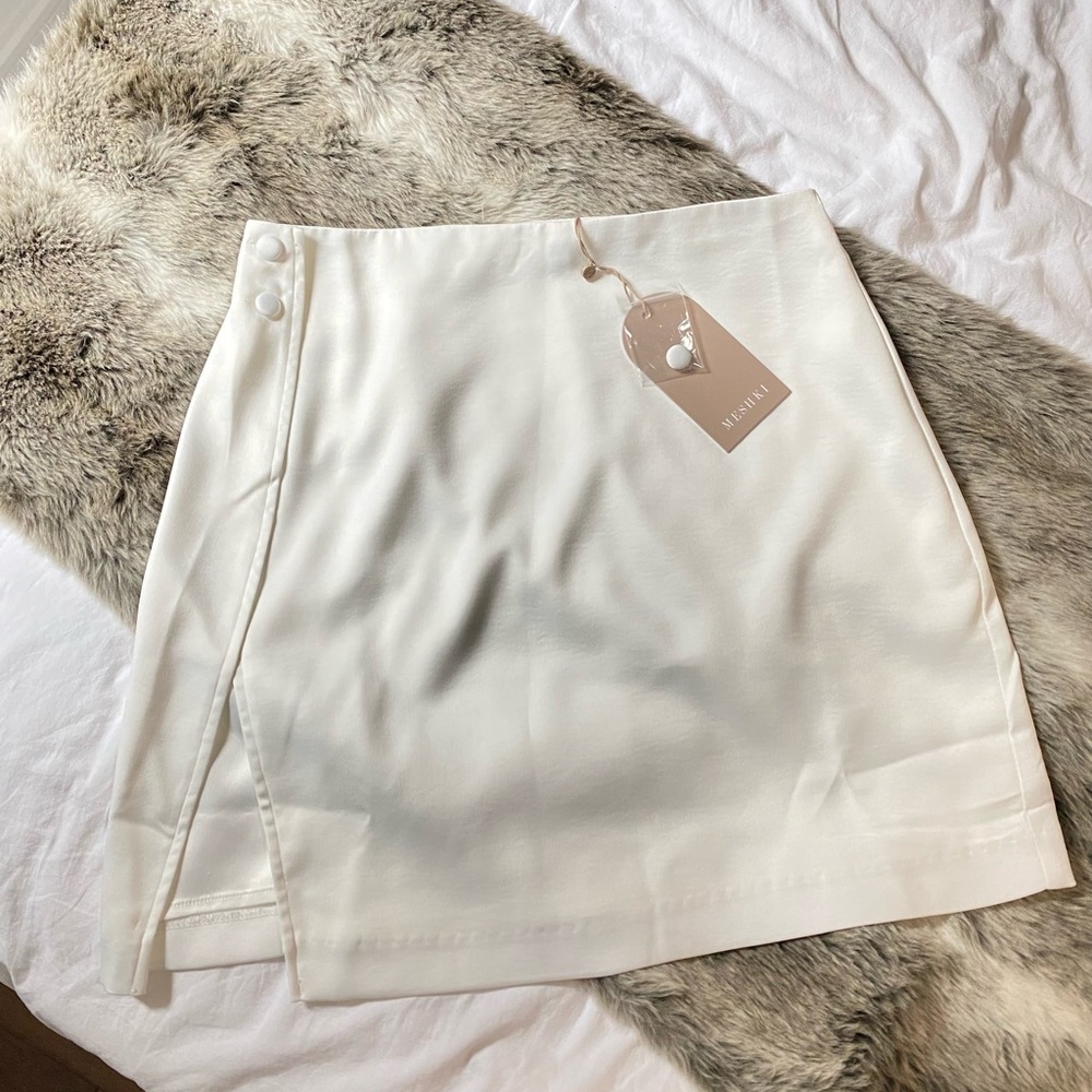 NWT Meshki white satin mini skirt M